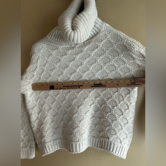 Pistache sweater - Picture 8 of 14